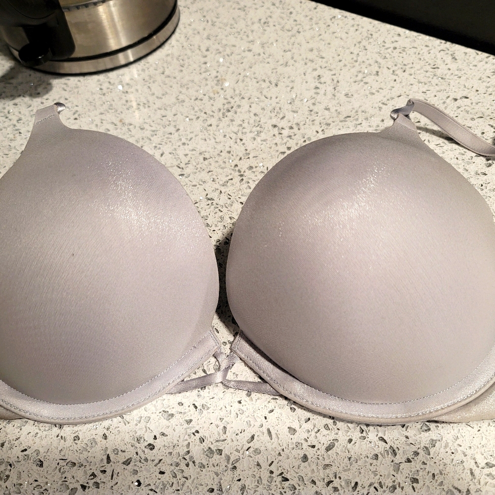 VS Miraculous Bombshell Bra, Silver, 34C
